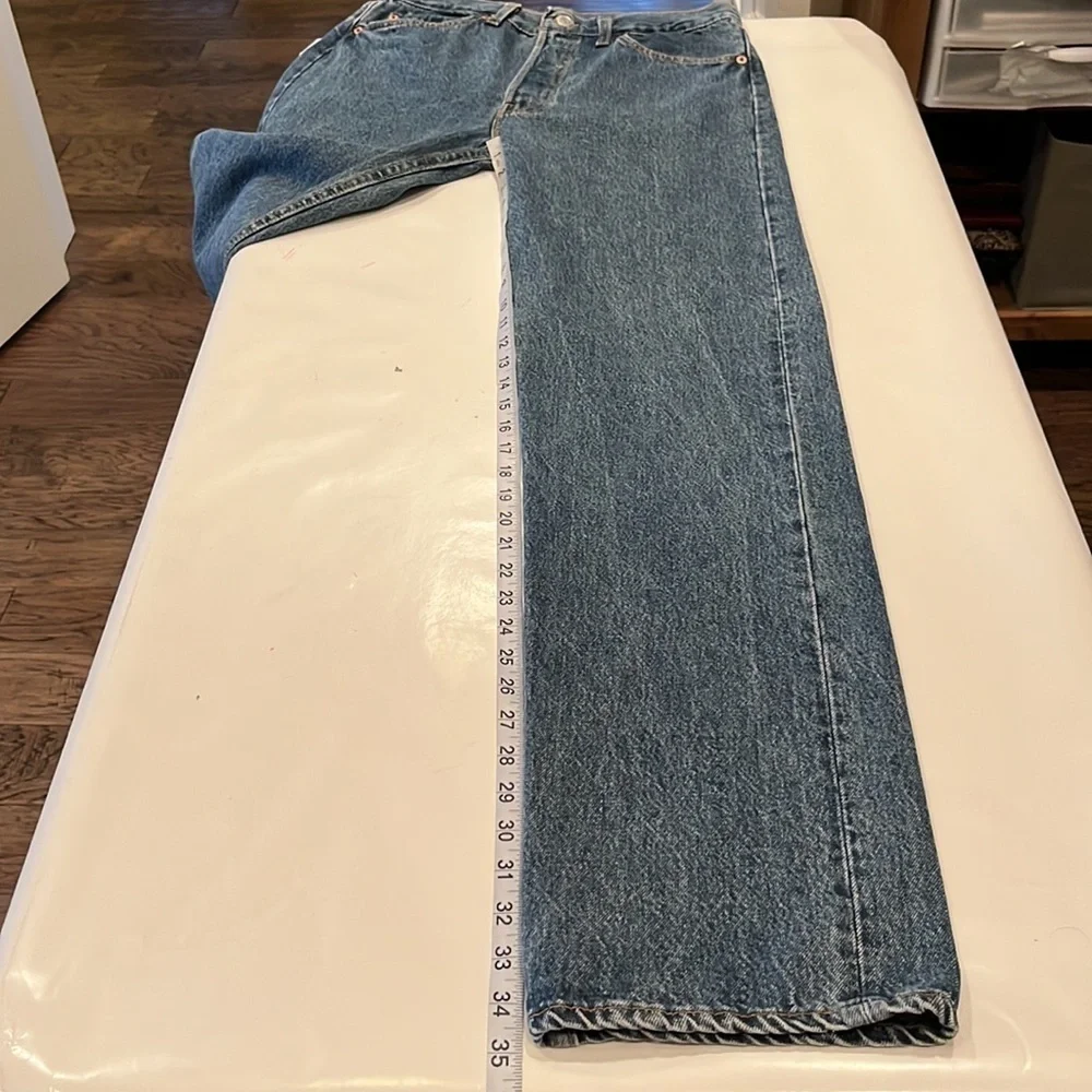 Vintage Levi’s 501 Classic Straight Leg Size 33 x 36